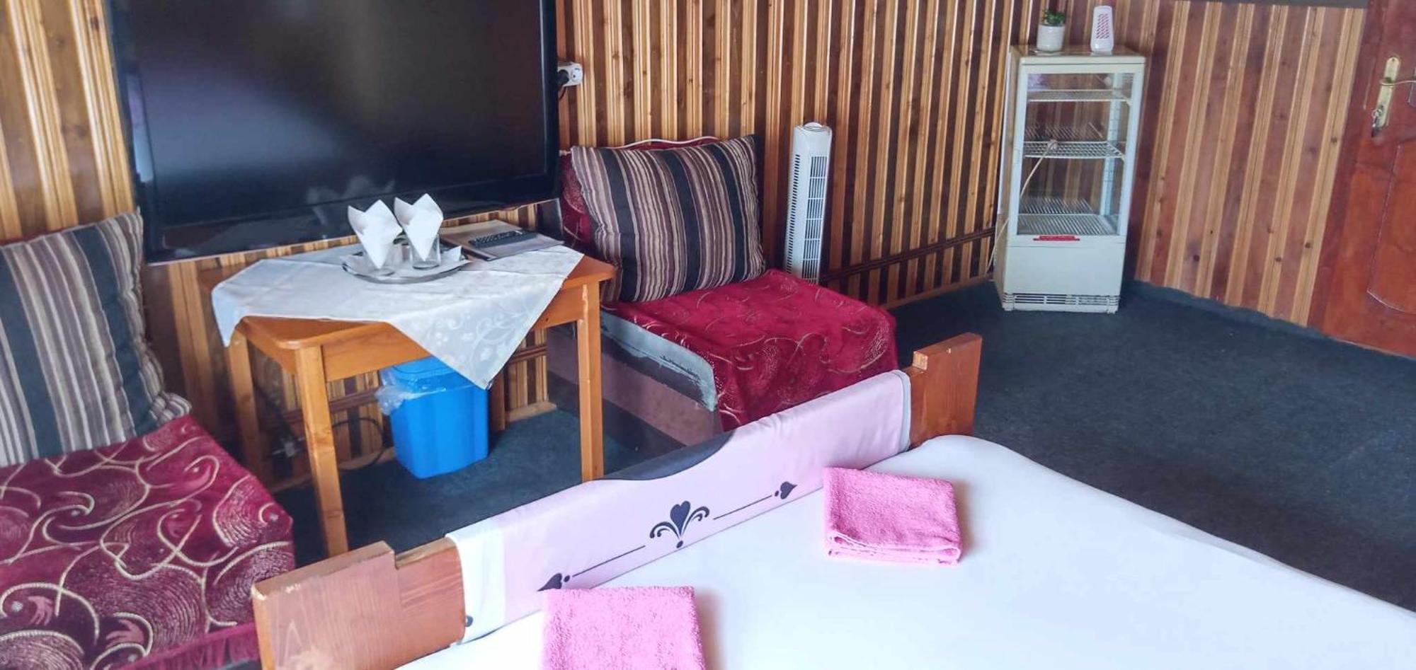 Hostel Intim 95 Ron Bîrlad Exteriör bild